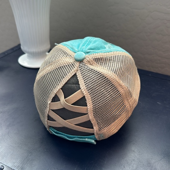 NWOT Distressed ponytail hat - Picture 2 of 3